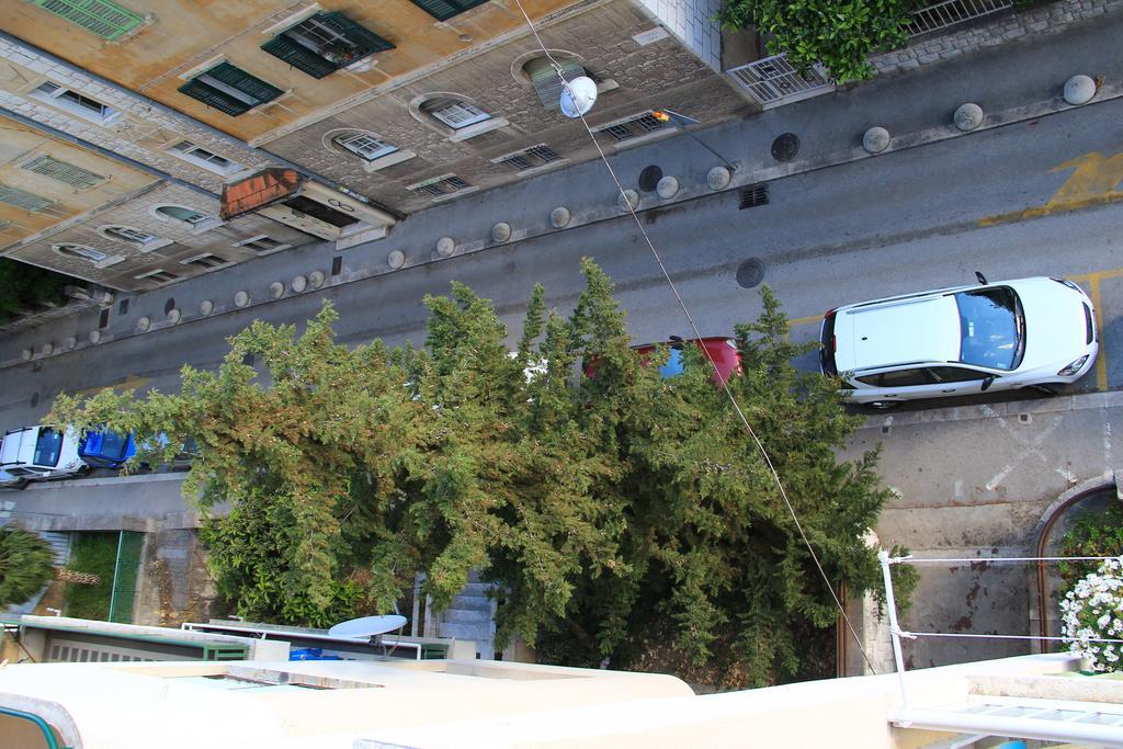 Backpackers Fairytale Hostel Split Exterior photo